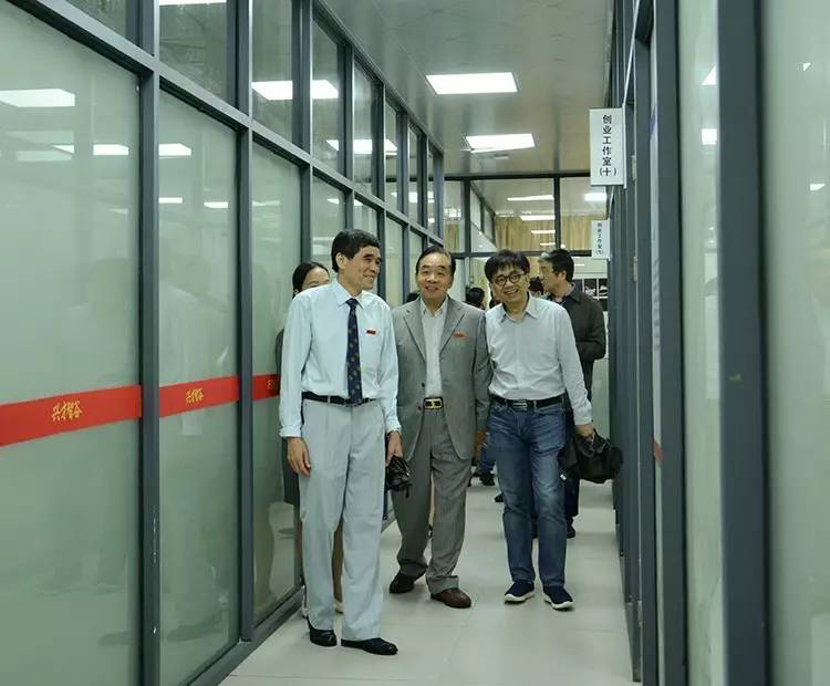 说明: http://net.xmxc.com/pgw/fy2015/UploadFile/image/20170427/20170427221977657765.jpg