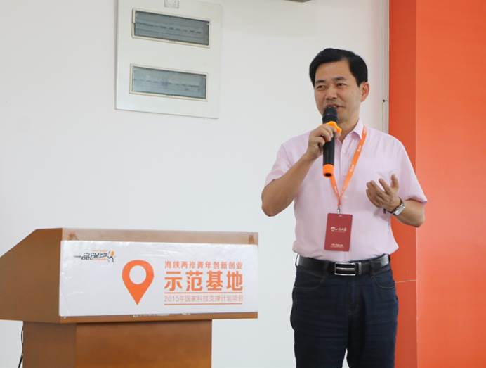 说明: C:\Users\Administrator\Desktop\新闻\彭晓娟 校企签约新闻稿\4.jpg