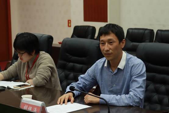 说明: F:\行政\教辅秘书\新闻\照片收集\龙岩闽西职业技术学院到我校教育云桌面交流学习照片\修\IMG_2608.jpg